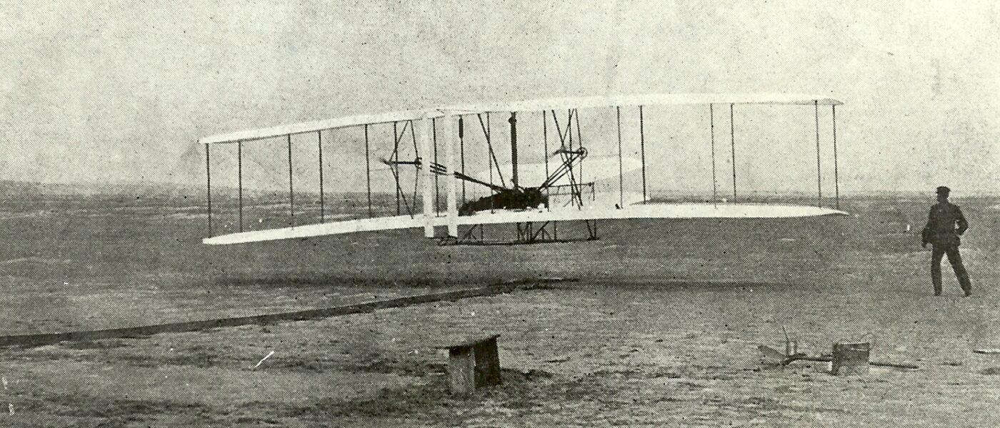 LES PREMIERS VOLS CONTRÔLÉS ET MOTORISÉS DE L&rsquo;HISTOIRE DE L&rsquo;AVIATION