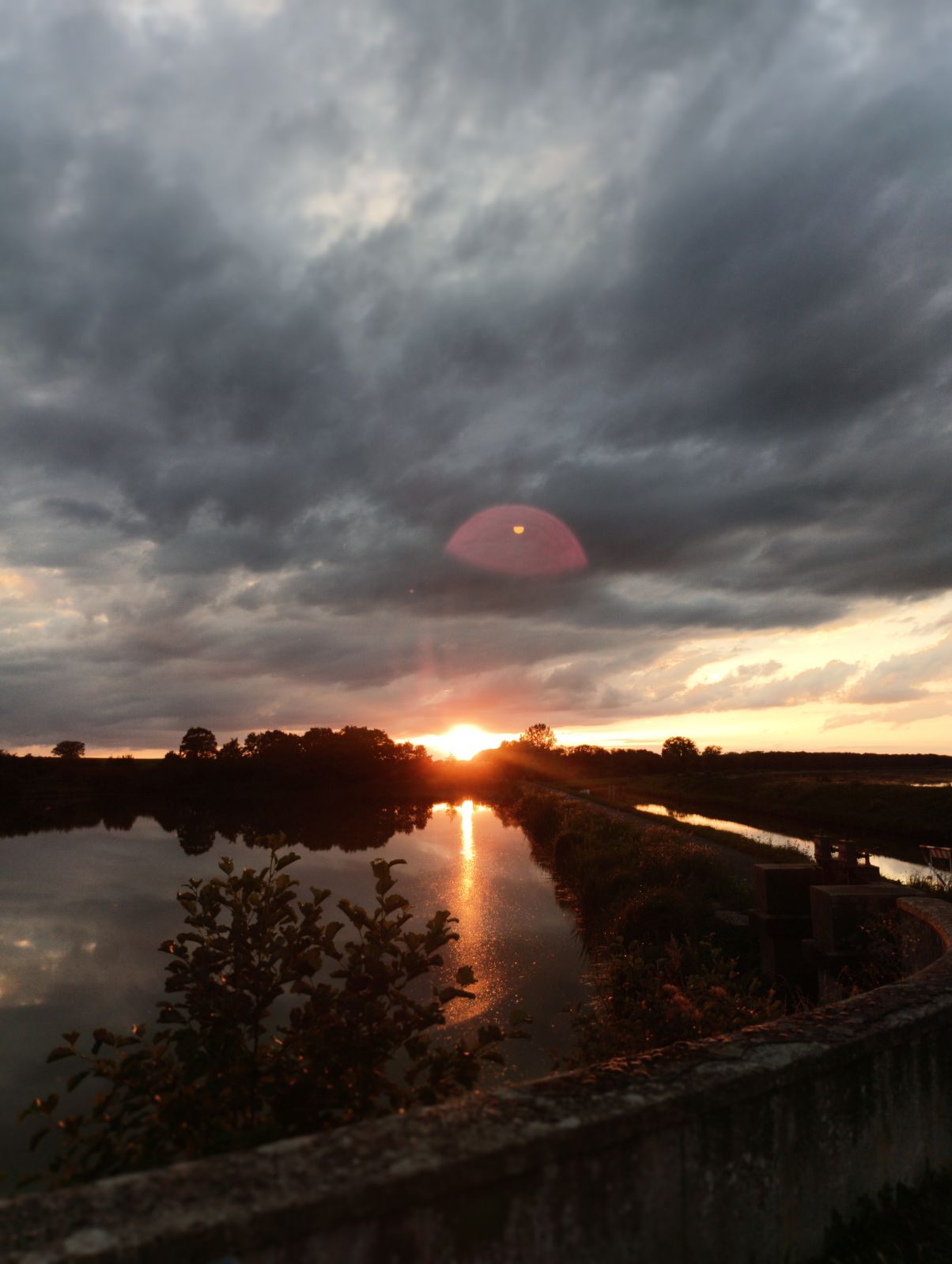 Coucher de soleil au dessus du pont de Gondrexange