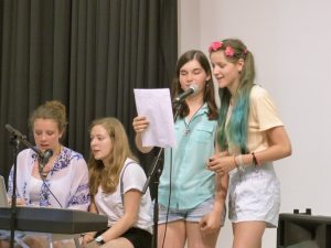 Joséphine, Emma, Manon et Cécile.